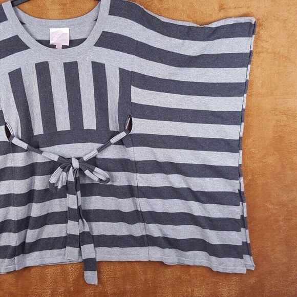 ROMEO & JULIET Womens Sweater Medium Gray Striped Pullover Tunic Belted Flutter - Picture 4 of 11